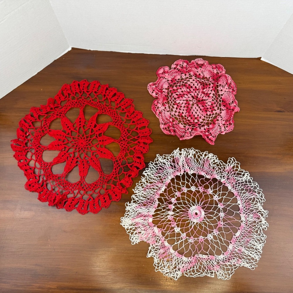 Vintage Handmade Crochet Doily Set Red Pink Variegated Lace Table‎ Decor 3pc